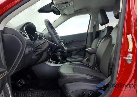 2019 Jeep Compass Latitude z USA, uszkodzony, nr VIN 3C4NJDBBXKT597463